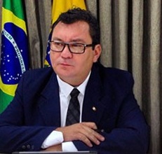 ivaldo-rodrigues-faz-anuncio-da-apreciacao-da-lei-orcamentaria