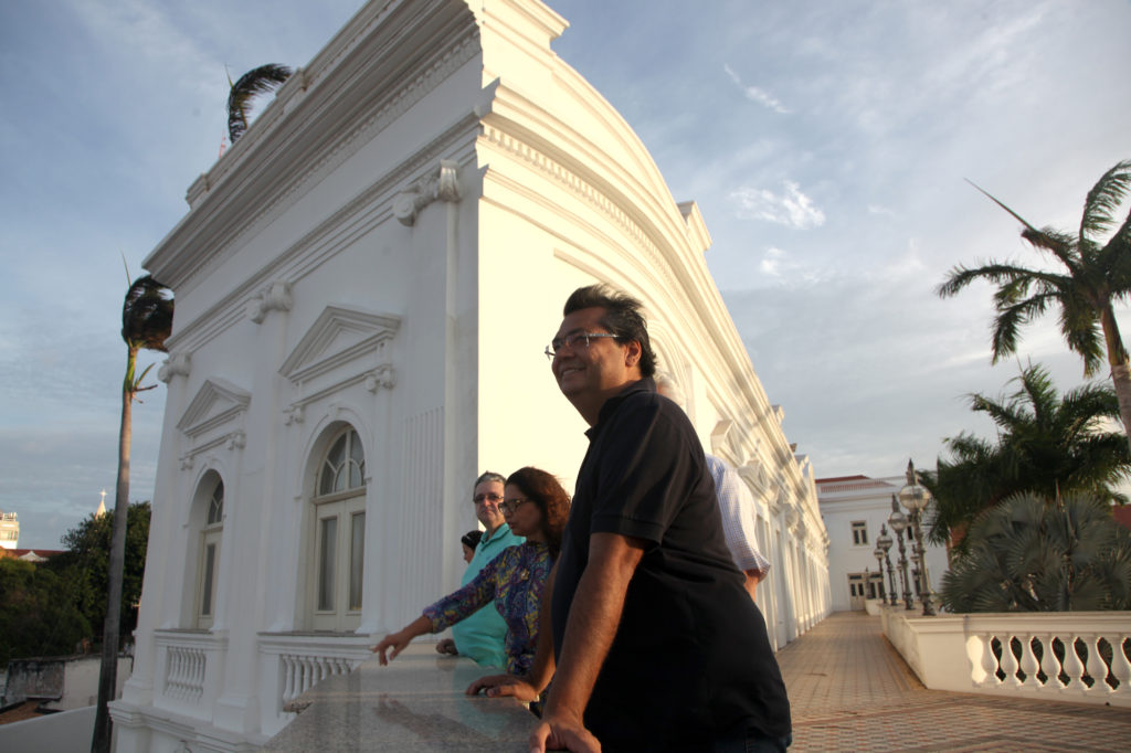 flavio-dino-nos-leoes